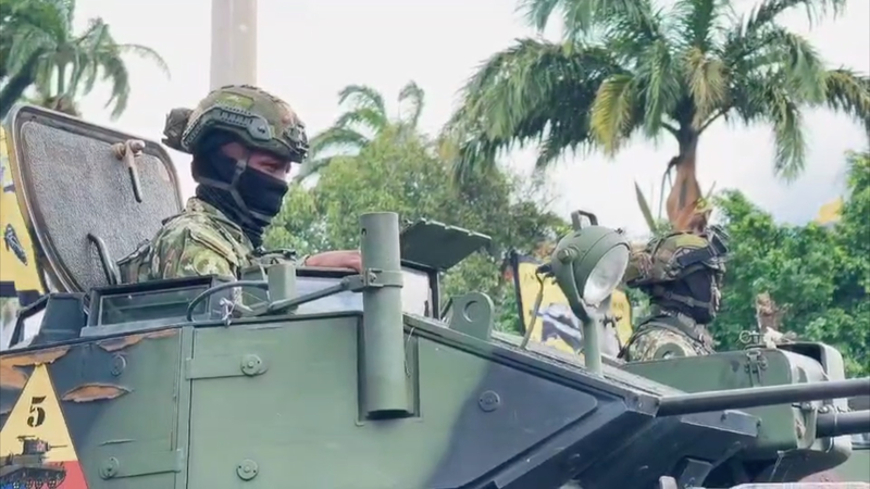 Colombia_Mobilizes_Troops_on_Venezuela_Border_Over_Refugee_Fears video poster