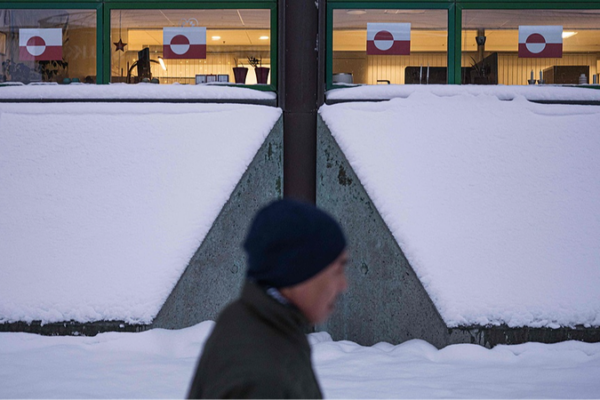 EU_Moves_to_Ease_Greenland_Tensions_as_Trump_Plants_US_Flag