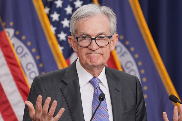 Fed_Chair_Powell_Pushes_Back_Against_DOJ_Probe__Ex_Chiefs_Raise_Alarm