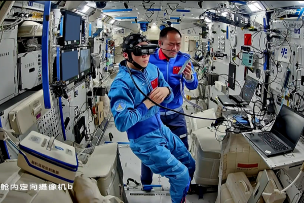 Fire_Drills___Zero_G_Training__Life_on_China_s_Space_Station