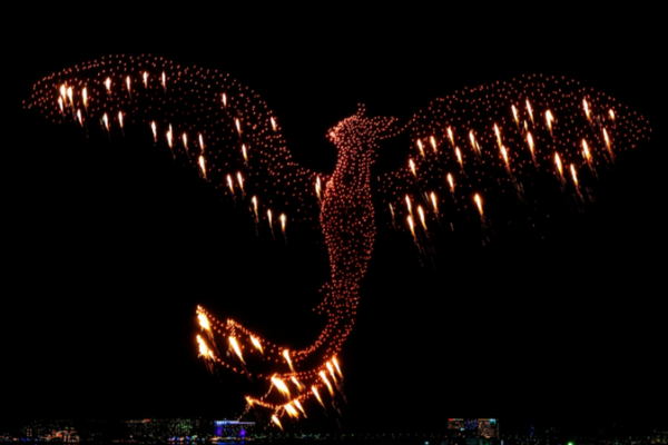 Giant_Drone_Phoenix_Shatters_Record_in_RAK_New_Year_Show