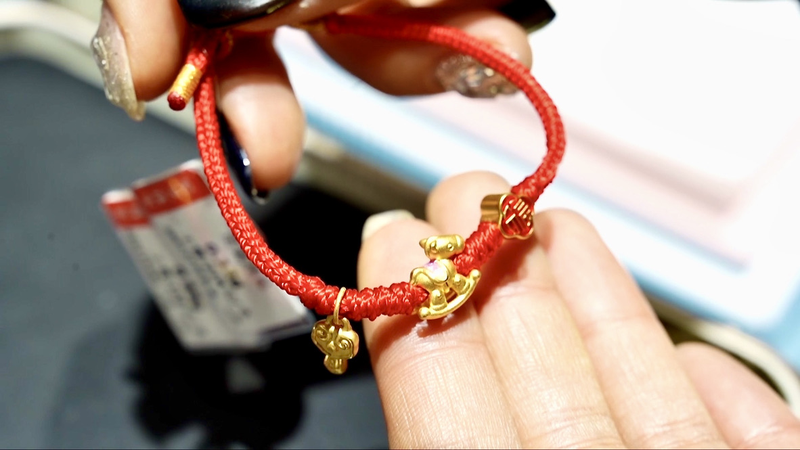 Horse_Themed_Jewelry_Gallops_in_Taiyuan_Ahead_of_Year_of_the_Horse video poster