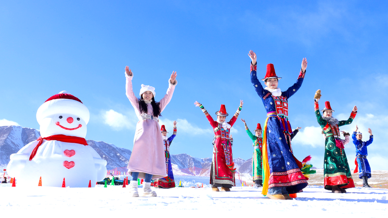 Ice_and_Snow_Festival_at_Qilian_Mountains_Draws_Huge_Crowds