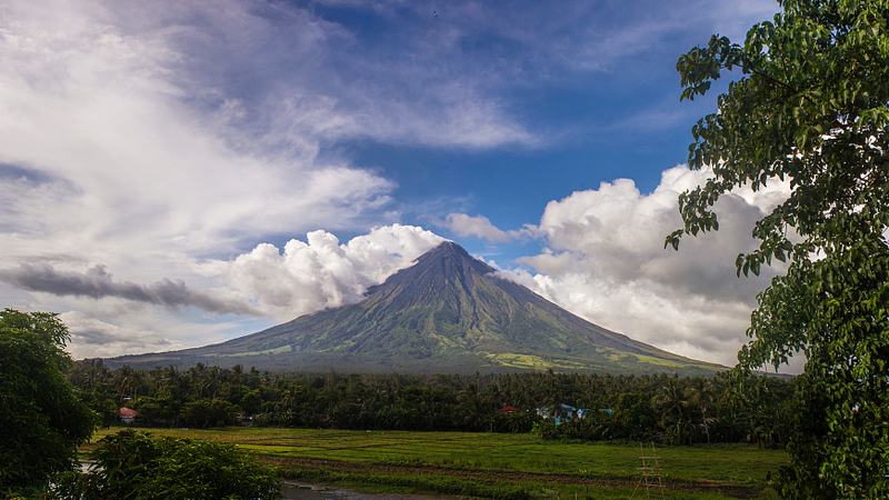 Mayon_Volcano_Alert_Upgraded_to_Level_2_Amid_Growing_Unrest
