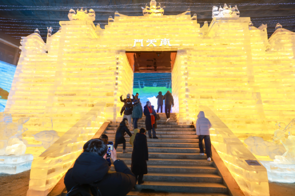 Monkey_King_Magic_at_Beijing_s_Ice_Lantern_Festival