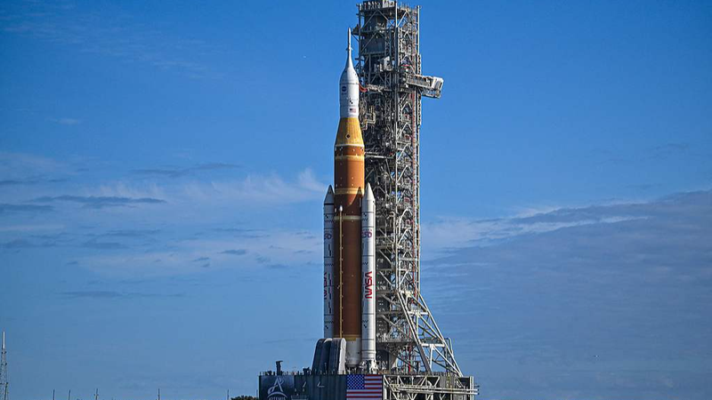 NASA_rolls_out_SLS_rocket_to_Launch_Pad_39B_for_Artemis_2_crewed_mission