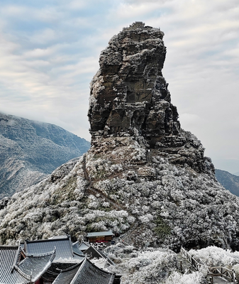 Mount Fanjing’s Snow & Rime Create Dreamy Winter Wonderland video poster