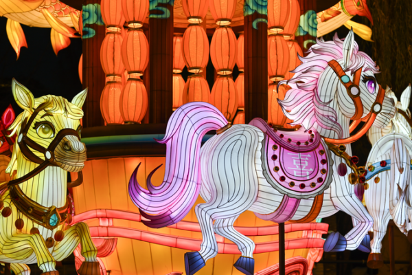 Nanjing’s Laomendong Lanterns Glow Early for Spring Festival✨