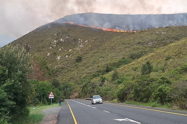 SA_Fire_Crews_Battle_Ongoing_Western_Cape_Wildfires