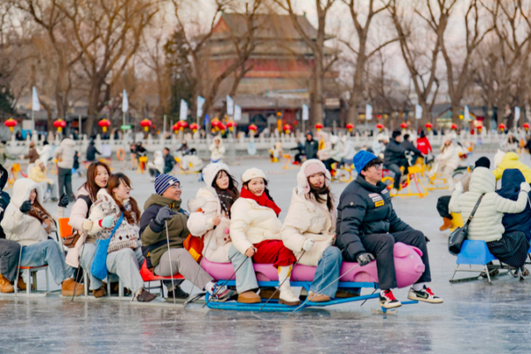 Shichahai_Ice_Carnival_Brings_Festive_Winter_Fun_to_Beijing