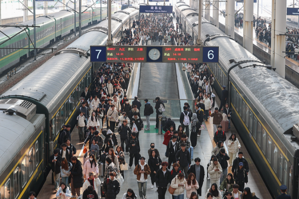 Short_Distance_Road_Trips_Dominate_China_s_2026_New_Year_Travel