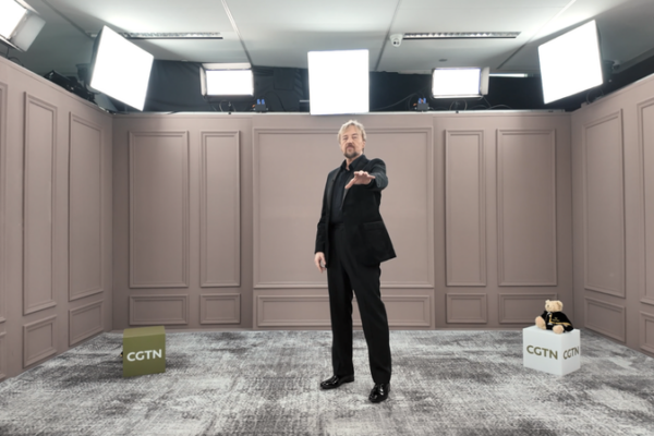 The_Phantom_Unmasked__John_Owen_Jones_Captivates_with_Voice_Alone video poster