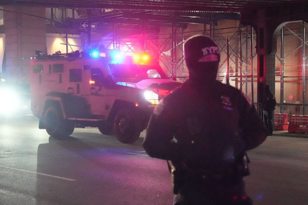 US_Strikes_Venezuela__Maduro_Captured__40_Dead video poster