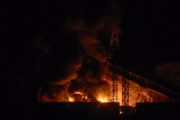 US_Strikes_Venezuela_at_Dawn__Caracas_Rocked_by_Early_Morning_Blasts