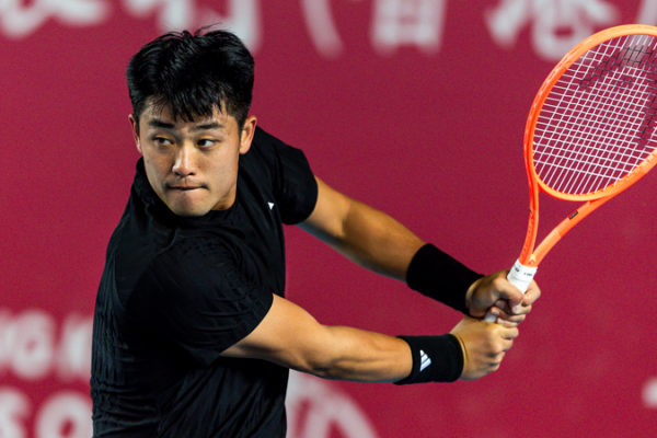 Wu_Yibing_storms_past_Marozsan_at_Hong_Kong_Open