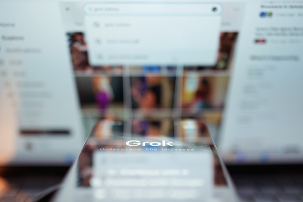 X_Bars_Grok_from_Undressing_Images_After_Global_Backlash