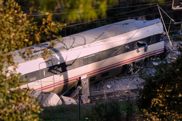 Xi_Jinping_Extends_Condolences_to_Spain_s_King_After_Train_Crash