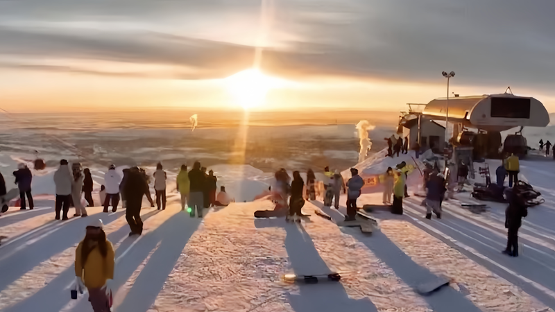 Xinjiang_s_Winter_Wonderland__Snow_Tourism_Sparks_Economic_Boom video poster